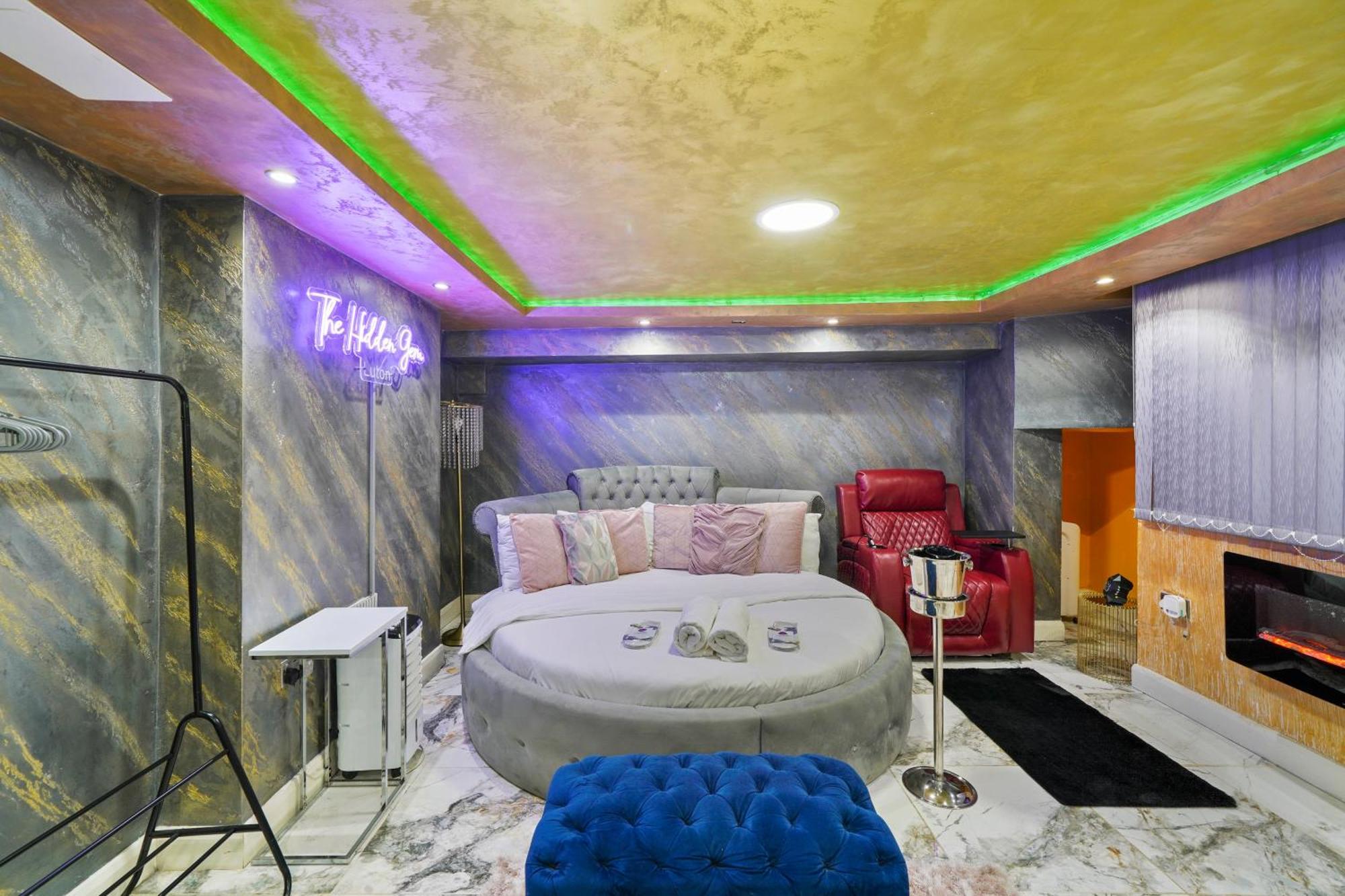 Hidden Gem Lt Properties Jaccuzi Bath Massage Chair Superkingsize Bed Parking Available Luton  Ngoại thất bức ảnh